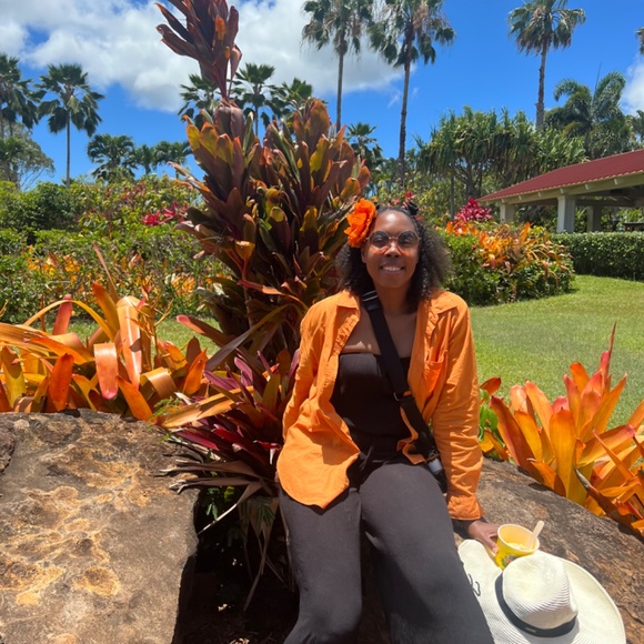 Meet your Posher, Cherice - Picture 2 of 3